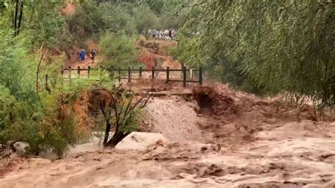 ‘It’s time to run’: Grand Canyon hiker films escape as  .